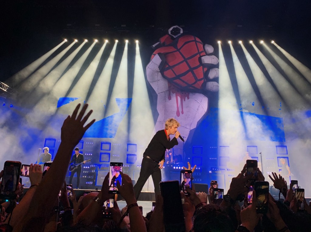 Between Rage and Love: Thoughts on Seeing Green Day&nbsp;Live